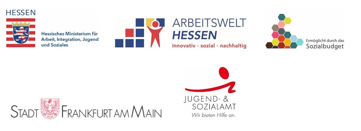 Logowand mit Logos von Förderern und Partnern: Hessisches Ministerium für Arbeit, Integration, Jugend und Soziales; Arbeitswelt Hessen – innovativ, sozial, nachhaltig; ermöglicht durch das Sozialbudget; Stadt Frankfurt am Main; Jugend- & Sozialamt der Stadt Frankfurt am Main.