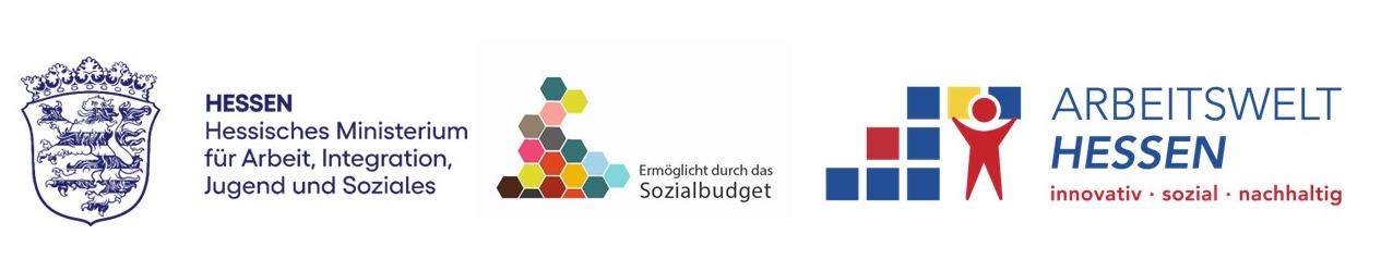 Auf hellem Hintergrund sind mehrere Förder- und Partnerlogos nebeneinander angeordnet. Rechts befindet sich das Logo „Arbeitswelt Hessen“ mit einer stilisierten roten Person vor blauen und roten Quadraten sowie dem Slogan „innovativ · sozial · nachhaltig“. In der Mitte steht das Logo „Ermöglicht durch das Sozialbudget“ mit einem bunten Wabenmuster aus sechseckigen Elementen. Links sind das hessische Landeswappen sowie der Schriftzug „Hessen – Hessisches Ministerium für Arbeit, Integration, Jugend und Soziales“ abgebildet.